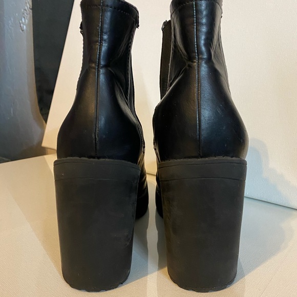 H&M Divided Boots - Picture 7 of 12